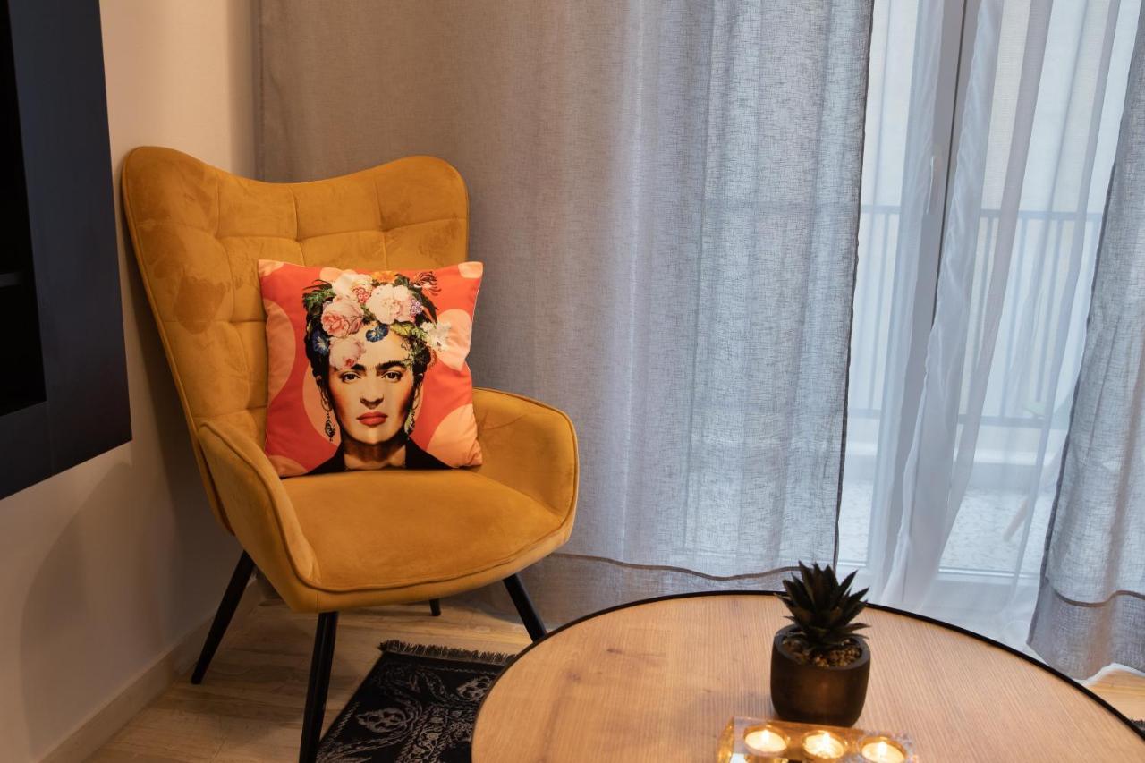 Urban Maison Apartment Larissa